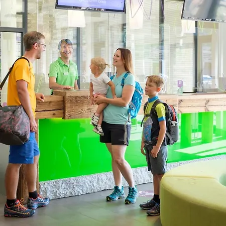 Explorer Montafon فندق 4*